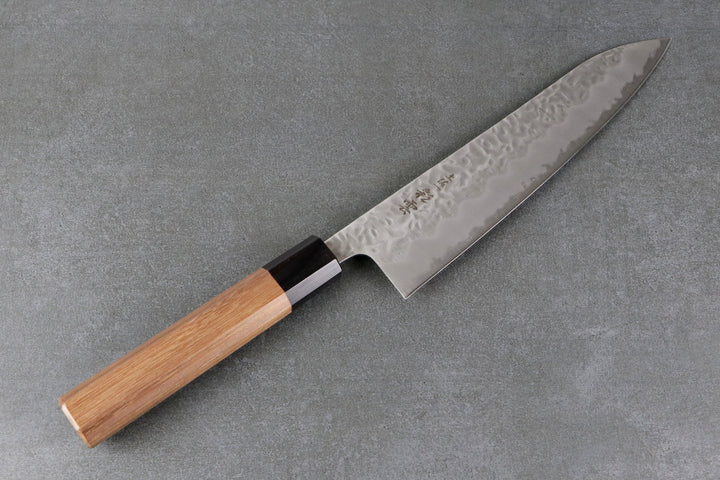 Japanisches Kochmesser mit Gravur und Holzgriff